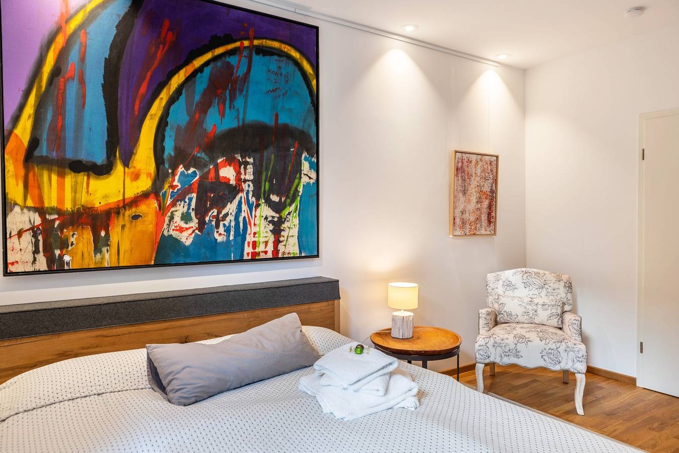 Ganze Wohnung, Ferienwohnung 'Ederweg' mit privater Terrasse und Wlan in Bad Wilhelmshöhe, Kassel