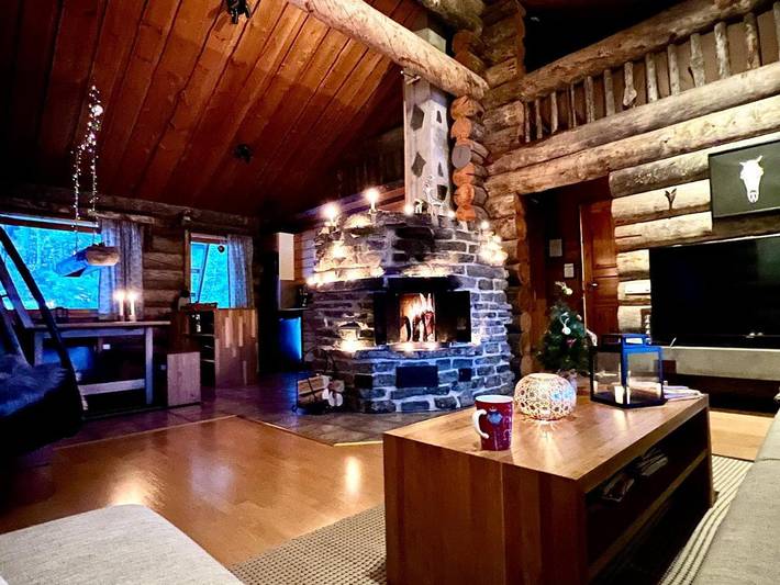 Villa för 9 Personer, med bastu samt trädgård och utsikt i Ruka