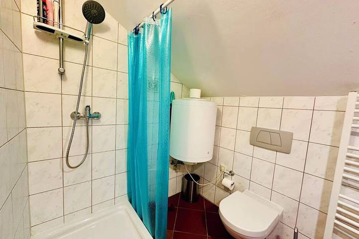 Ganze Wohnung, Gemütliches Dg Apartment mit Blick ins Grüne, Aircon und Highspeed Dsl in Waldsee, Rheinebene