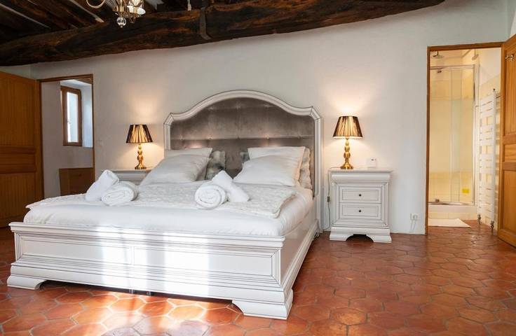 Location de vacances pour 9 personnes, avec jardin, adapté aux familles à Villemoisson-sur-Orge