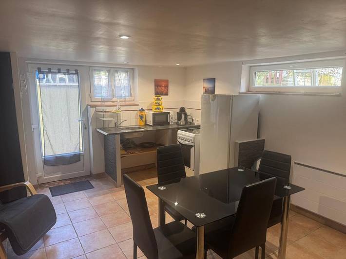 Gîte pour 2 personnes, avec terrasse et jardin à Ver-sur-Mer - 4