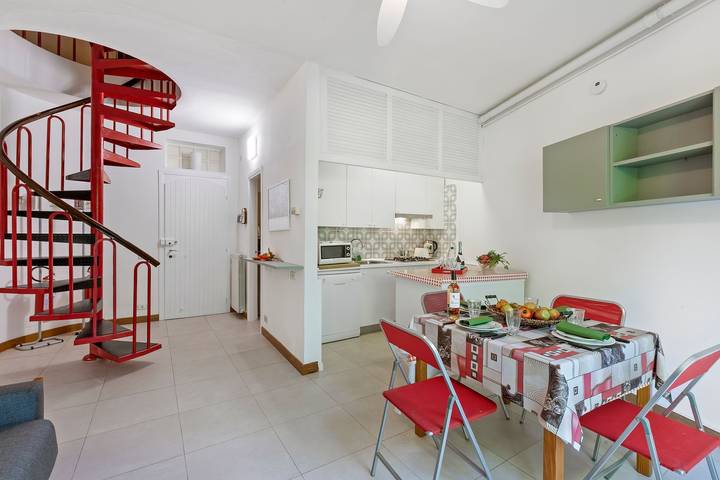 Gîte pour 4 personnes, avec jardin et balcon, adapté aux familles dans Ispra - 2