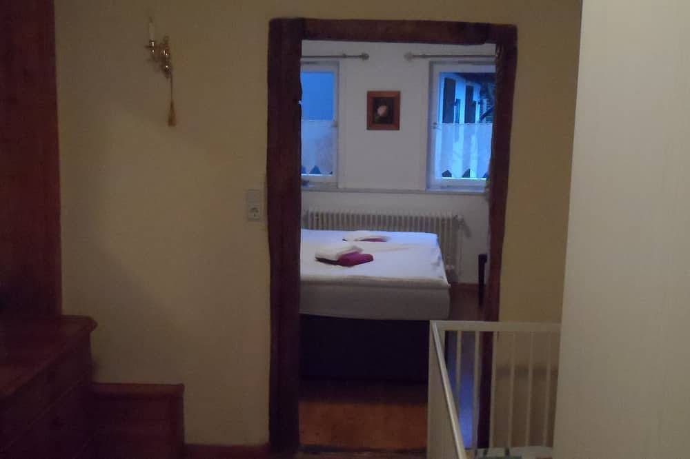5 Schlafzimmer, ruhige Altstadtlage, Garten, 2 Parkplätze, 200 m vom Marktplatz in Goslar, Harzvorland