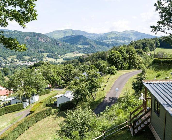 Camping pour 6 personnes, avec Terrasse et Piscine