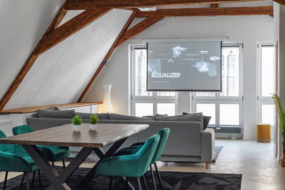 Ganze Wohnung, Altstadt-Loft | Parkplatz | Heimkino in Ingolstadt, Oberbayern