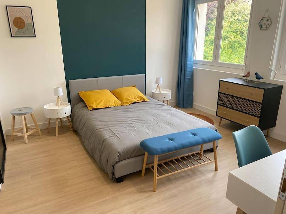 Appartement entier, One-Bedroom Apartment in Saint-Florentin, Région d'Auxerre