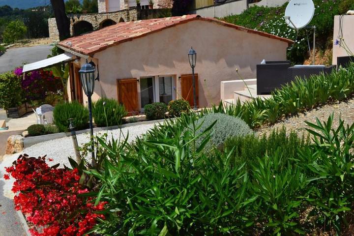Location de vacances pour 5 personnes, avec jardin et vue à La Gaude - 2
