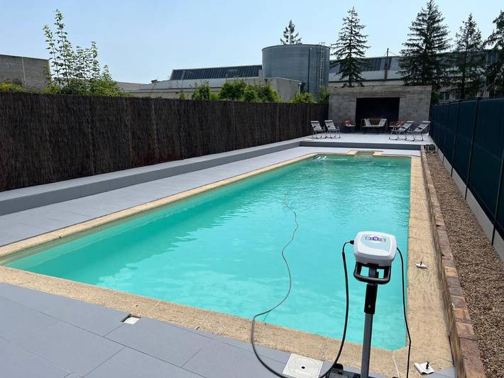 Gîte pour 2 personnes, avec terrasse et piscine ainsi que jardin et vue à Mer - 4