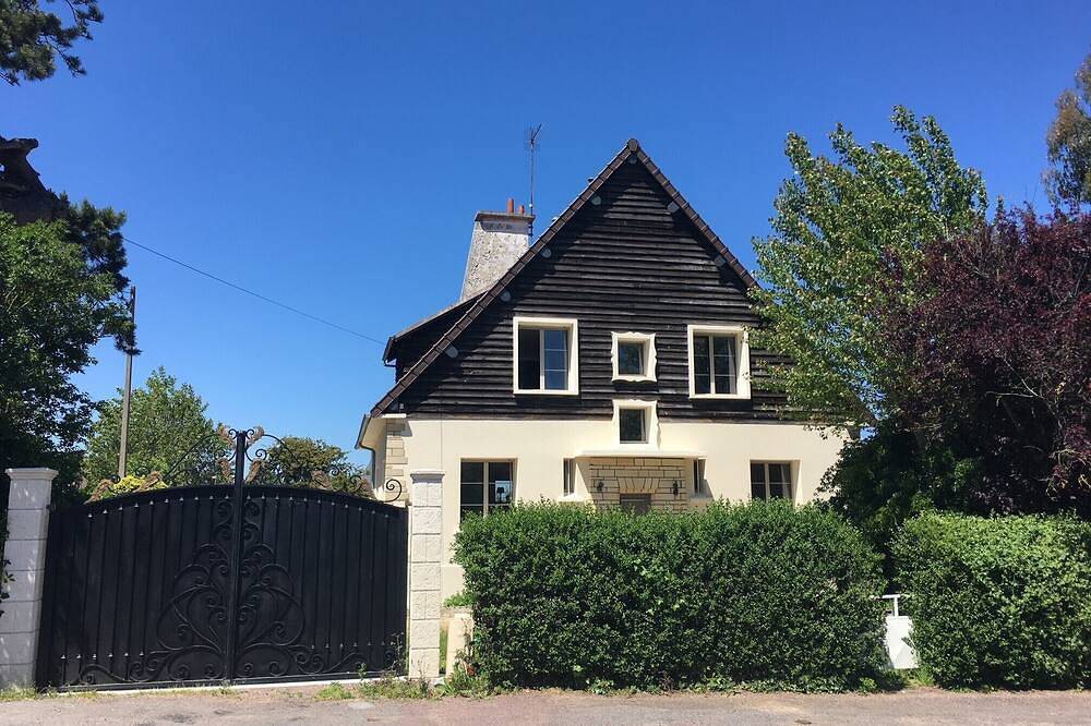 Villa \"Art\" au calme à 300 m de la plage in Ver-sur-Mer, Côte de Nacre