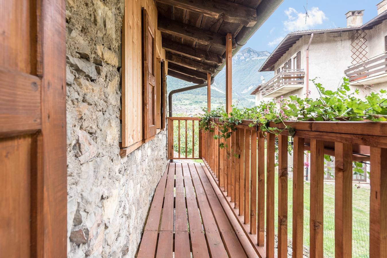 Ganze Wohnung, Ferienwohnung Agriturismo "Al Gallo Nero Lilla" am Gardasee mit Garten & Wlan in Tenno, Gardasee-Berge