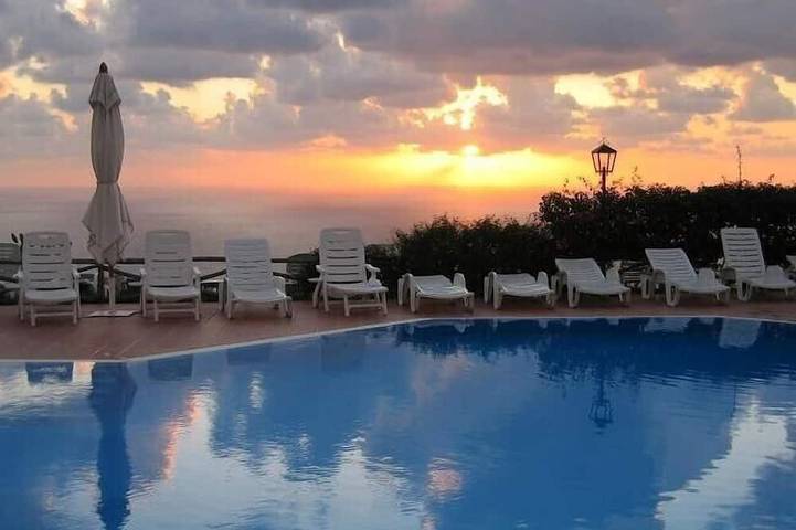 Appartement de vacances pour 4 personnes, avec piscine et jardin ainsi que jacuzzi et terrasse - 1
