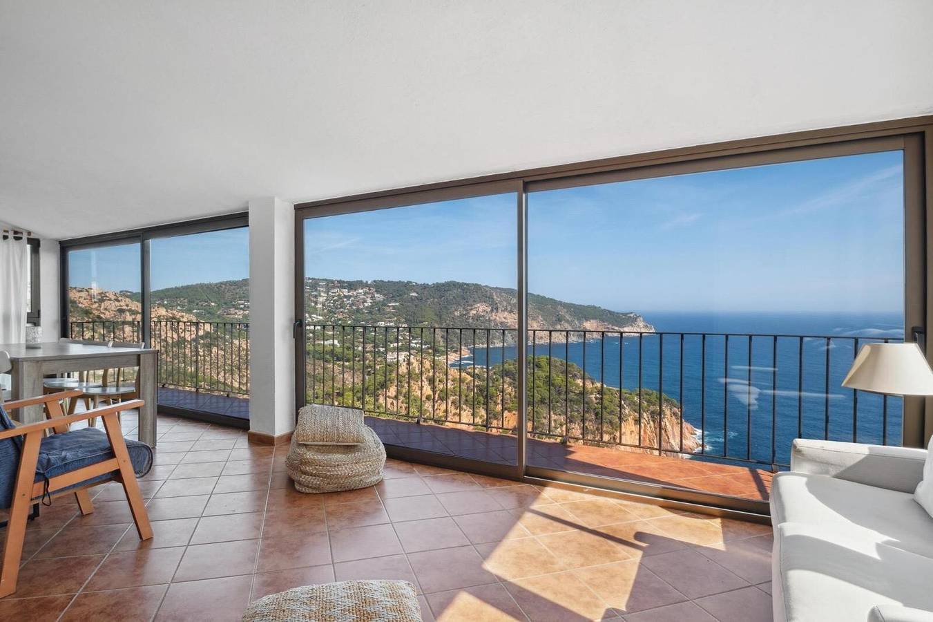 Holiday Home 'Casa Con Vistas' with Sea View, Private Terrace and Wi-Fi in Begur, Costa Brava