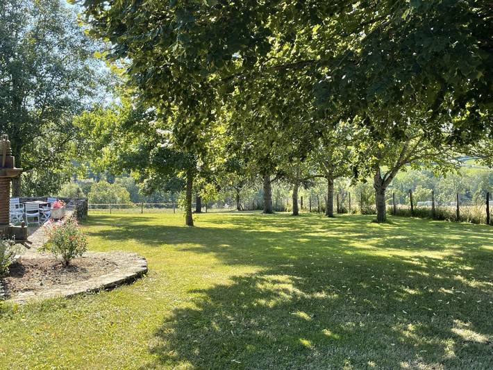 Gîte pour 4 personnes, avec piscine ainsi que jardin et terrasse dans La Vineuse sur Fregande - 2