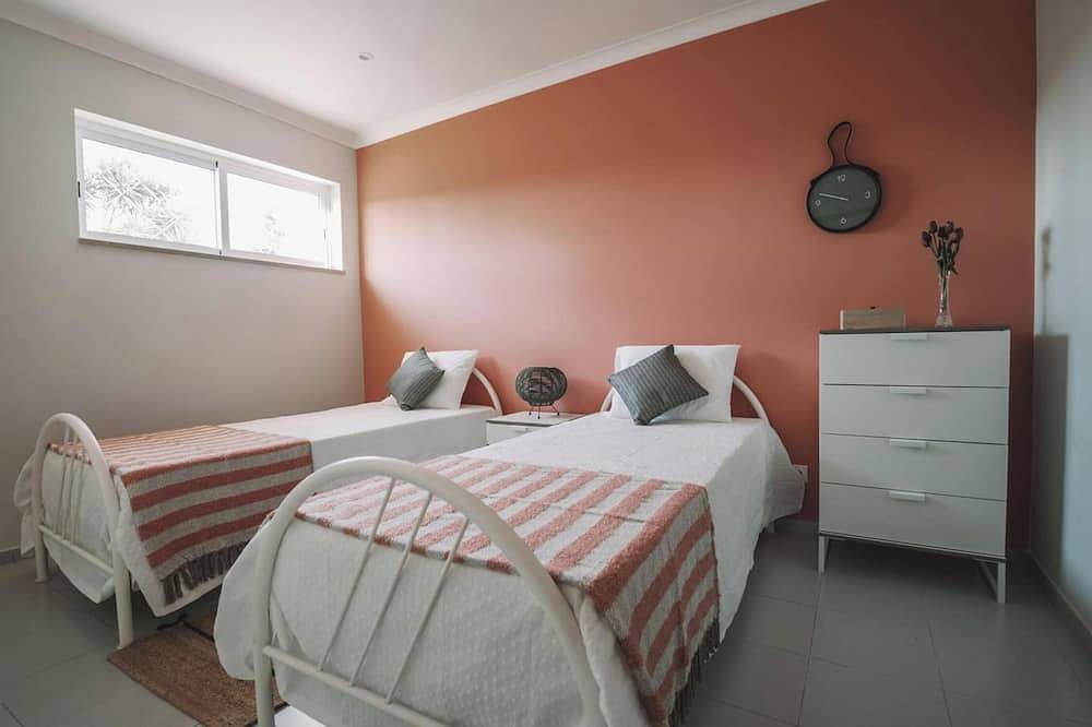 Ganze Wohnung, Homerez - Modernes Apartment in Estói mit Gemeinschaftspool. in Estoi, Faro