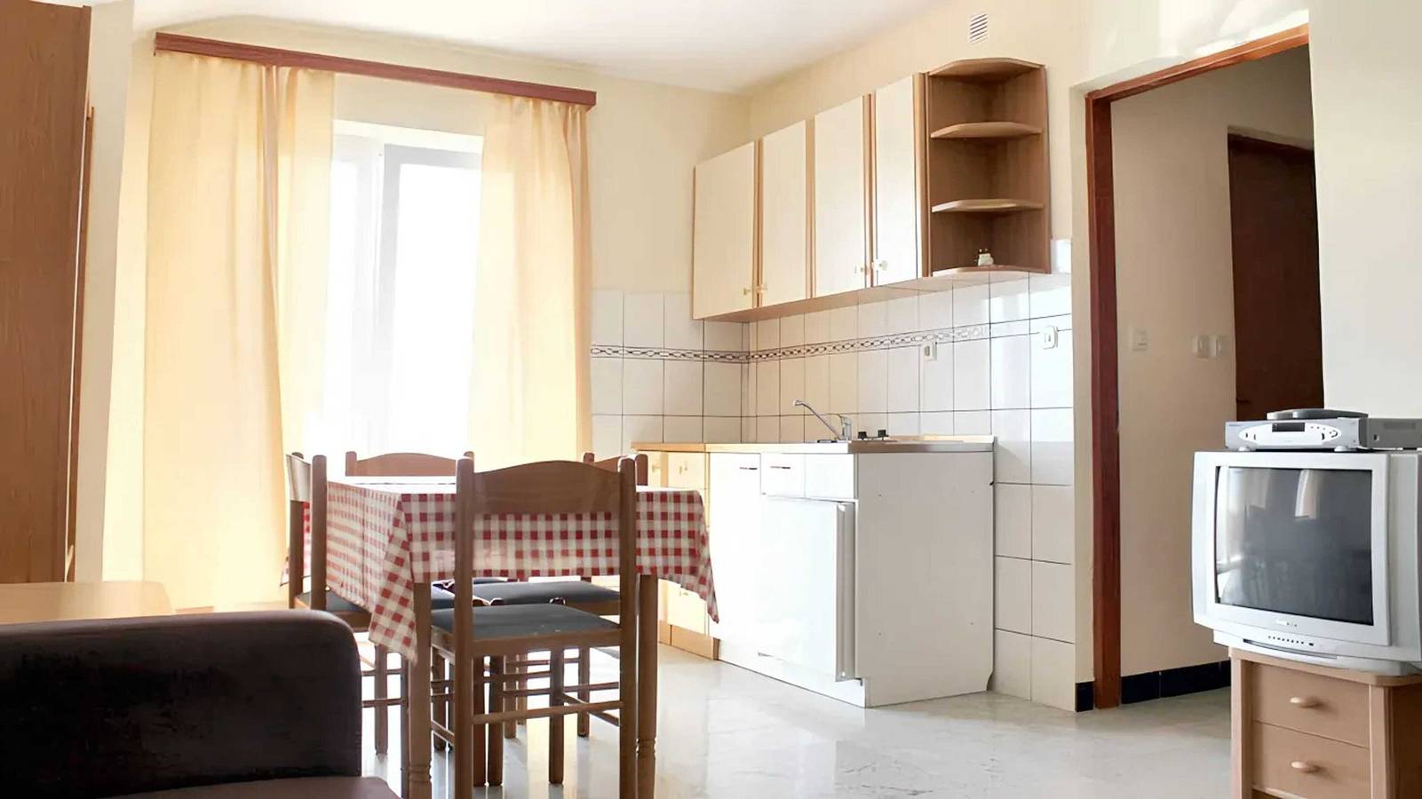 Ganze Wohnung, Gemütliche Wohnung in Ražanac 34 m² + Blick in Razanac, Zadar