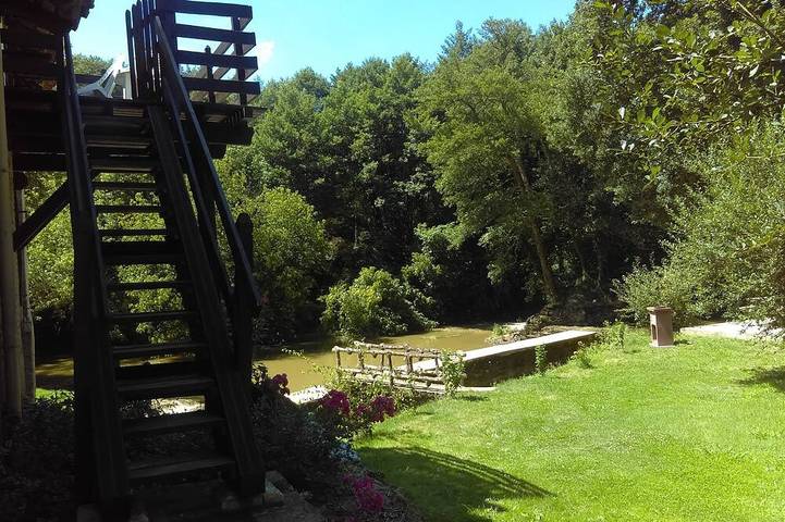 Moulin de Saint Cricq, Gîte insolite en bordure de rivière avec piscine et sauna in Saint-Cricq-Villeneuve, Landes