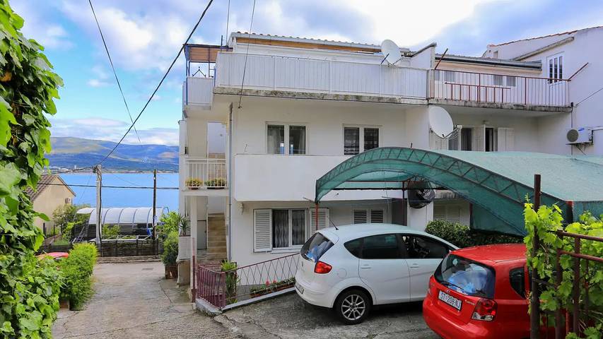 Iznajmljivanje smještaja za odmor za 6 osoba, s kućnim ljubimcima u Arbanija (Dalmacija)