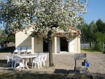 Gîte pour 6 personnes, avec jardin et terrasse à Mariol