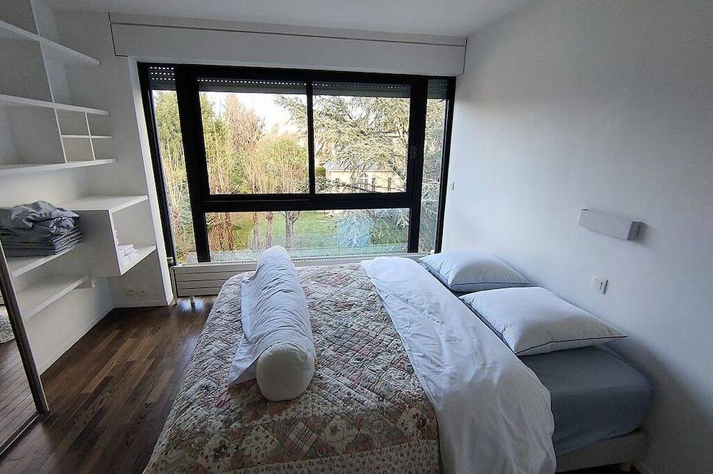 Magnifique Villa sur les Bords de Marne Tout Près de Paris in Le Perreux-sur-Marne, Valle del Marne