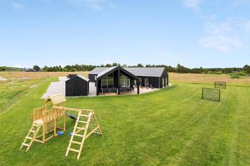 Ferienhaus für 18 Personen, mit Whirlpool und Terrasse sowie Sauna, mit Haustier auf Rømø