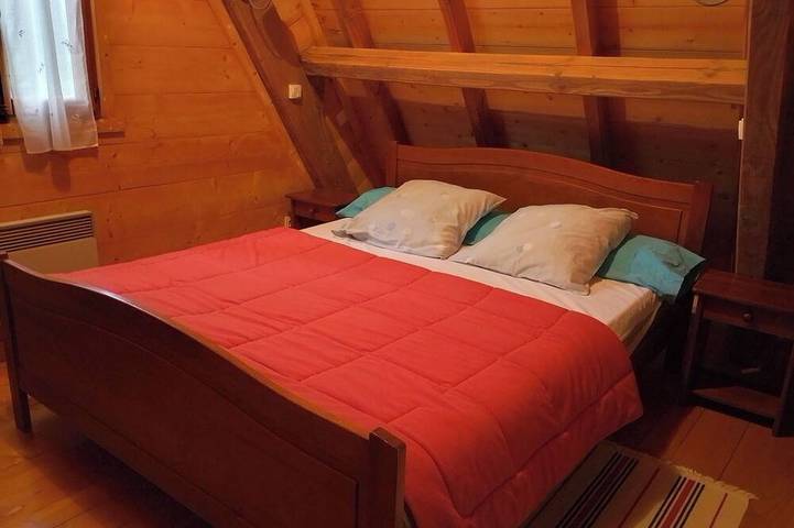 Chalet pour 8 personnes, avec jardin et terrasse dans le Cantal - 4