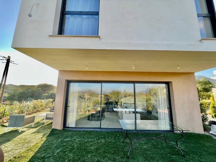 Villa pour 6 personnes, avec jardin ainsi que terrasse et vue à Ajaccio - 2