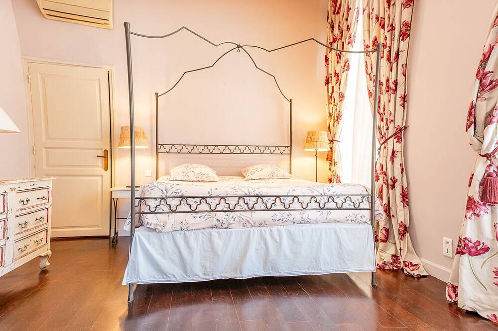 A romantic cottage for two in Loriol-du-Comtat, Vaucluse