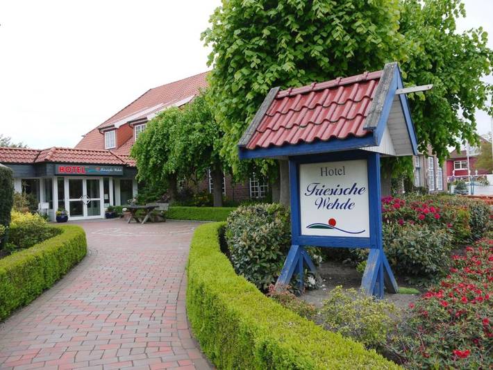 Hotel, mit Whirlpool und Terrasse sowie Garten und Sauna in Bockhorn - 4
