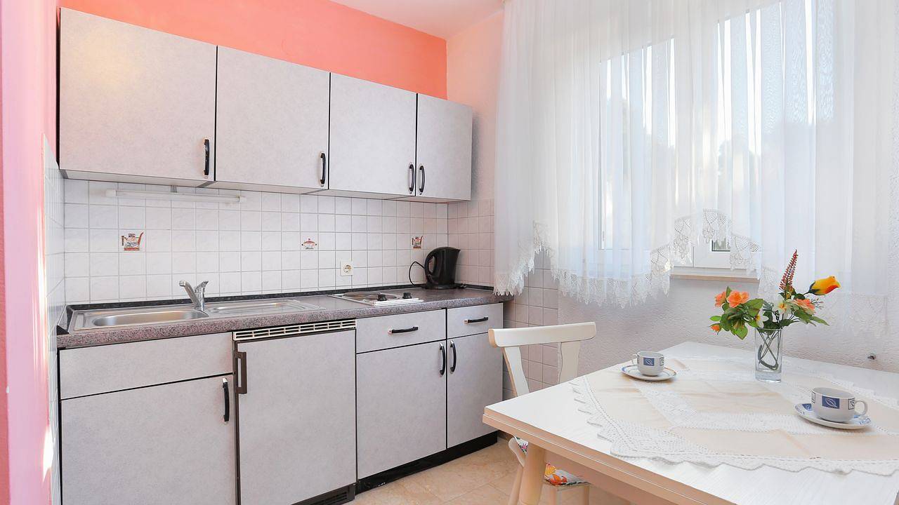 Ganze Ferienwohnung, Ferienwohnung für 4 Personen (29 m²) in Marušići in Marusici, Split-Dalmatien