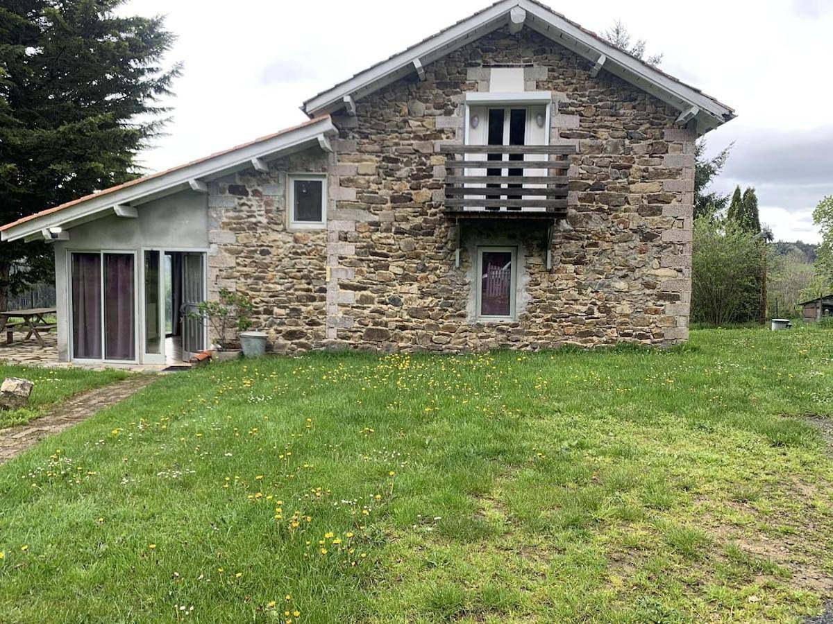 Three-Bedroom House in Saint-Vert, Parc Naturel Régional Livradois-Forez