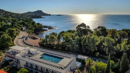 Hôtel pour 2 personnes, animaux acceptés dans Plage de Boulouris