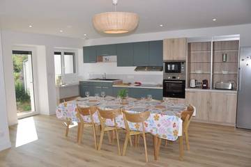 Gîte pour 8 personnes, avec jardin et terrasse à Aizenay