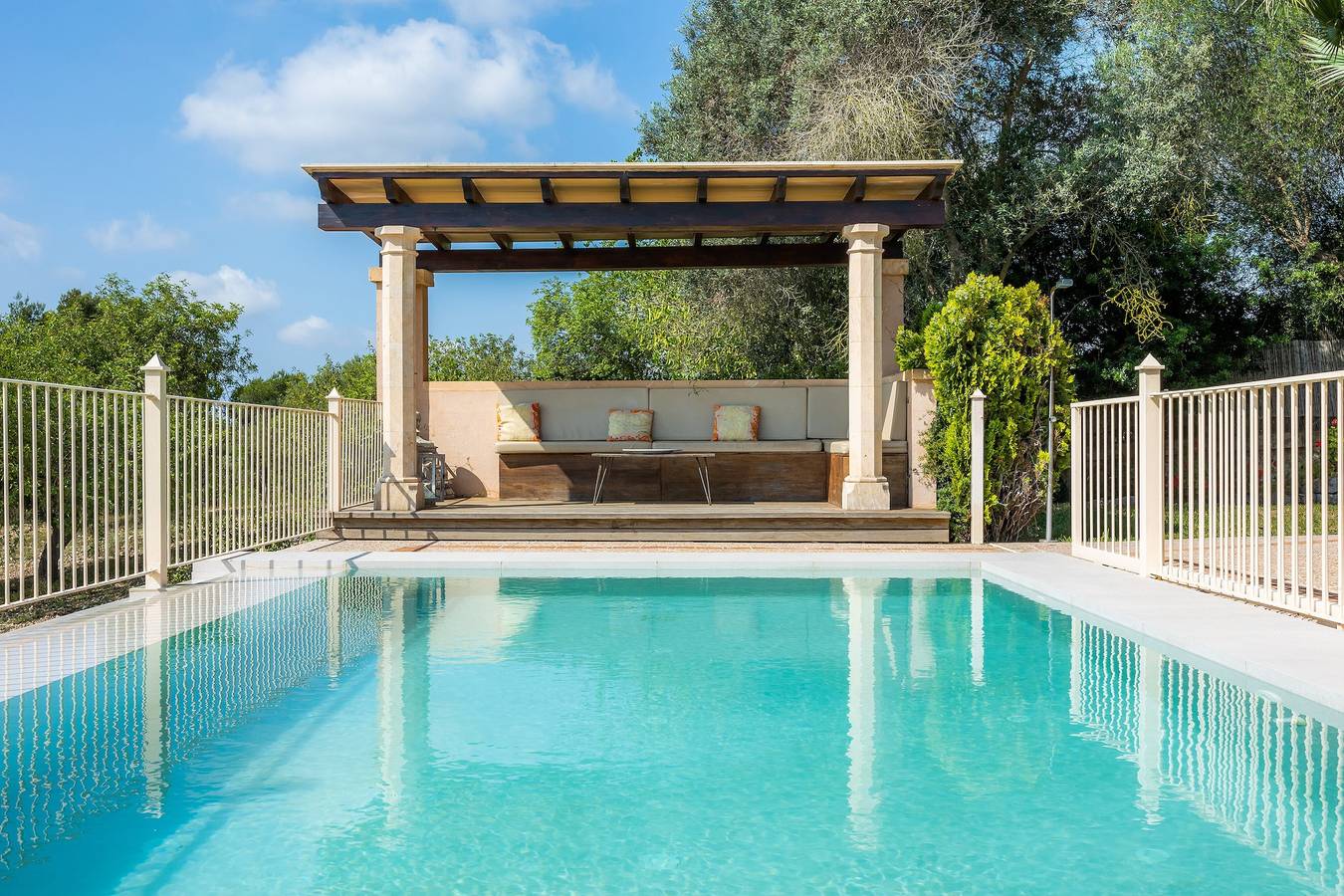 Villa 'Ses Nines' con vistas a la montaña, Wi-Fi y piscina privada in Petra, Interior de Mallorca