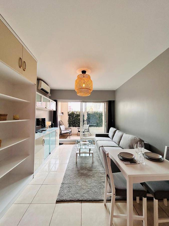 Gîte pour 4 personnes, avec terrasse dans Gare de Monaco Monte Carlo