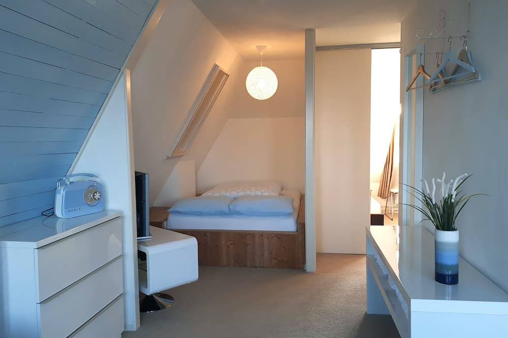 Geheel appartement, Vakantieappartement 2-4 pers. met prachtig wijds uitzicht over het Ijsselmeer in Stavoren, IJsselmeer