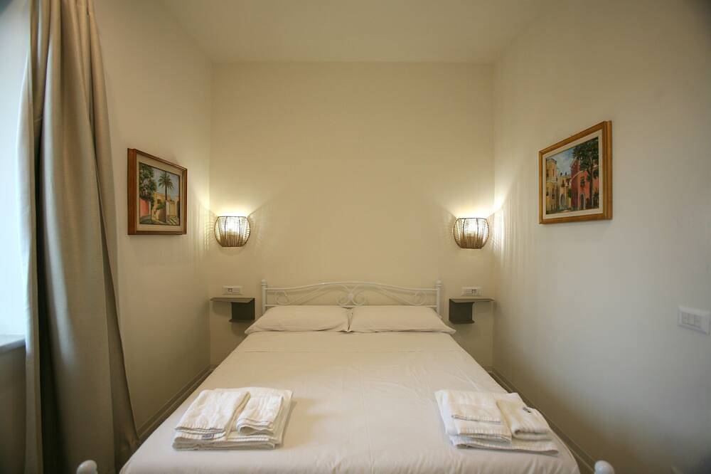 Ganze Wohnung, Il Carrubo - Two bedroom Apartment with sea view and patio in Procida, Neapel Provinz