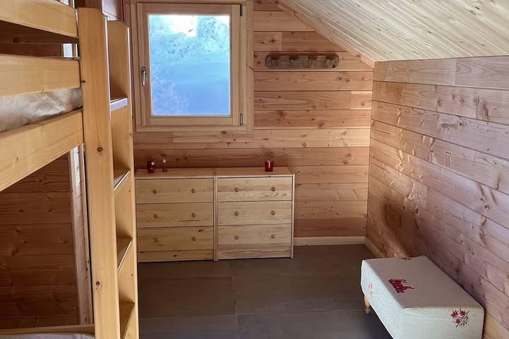 Chalet \"La Datcha\" sleeps 12 on skis with Wifi in La Toussuire, Fontcouverte-la-Toussuire
