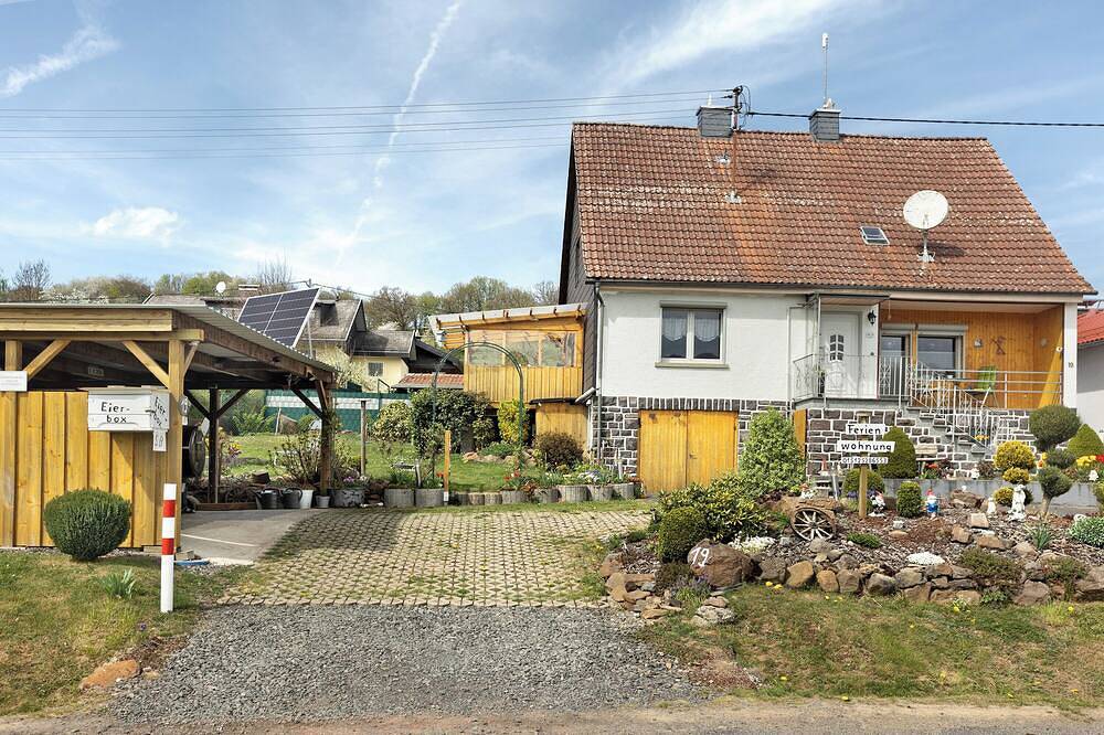 Entire apartment, Apartment 'Haus Ute' with Private Terrace, Shared Garden and Wi-Fi in Schotten, Vogelsberg Region