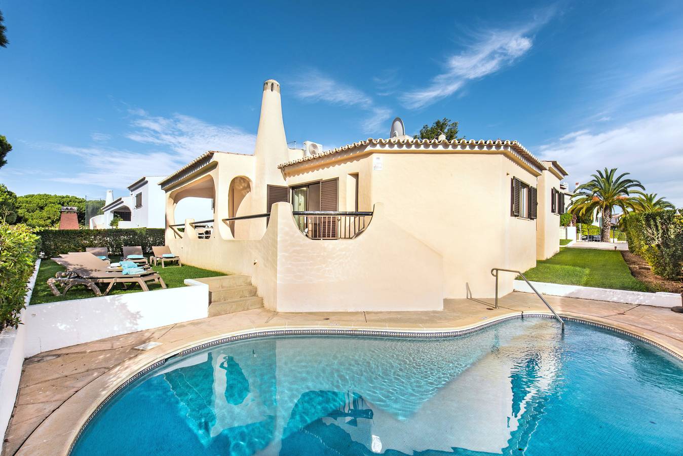 Old Village Area and close to all amenities, Overlooking Golf Course in Vilamoura, Quarteira