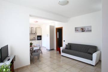 Gîte pour 6 personnes, avec jacuzzi et balcon à Introdacqua