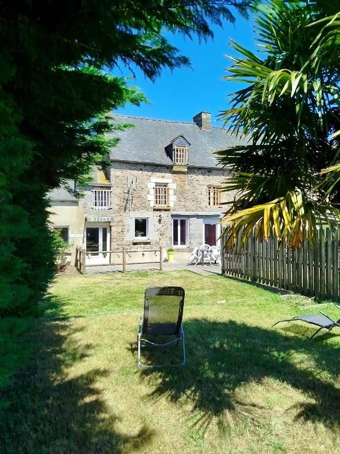 Location de vacances pour 6 personnes, avec jardin à Plesder - 2