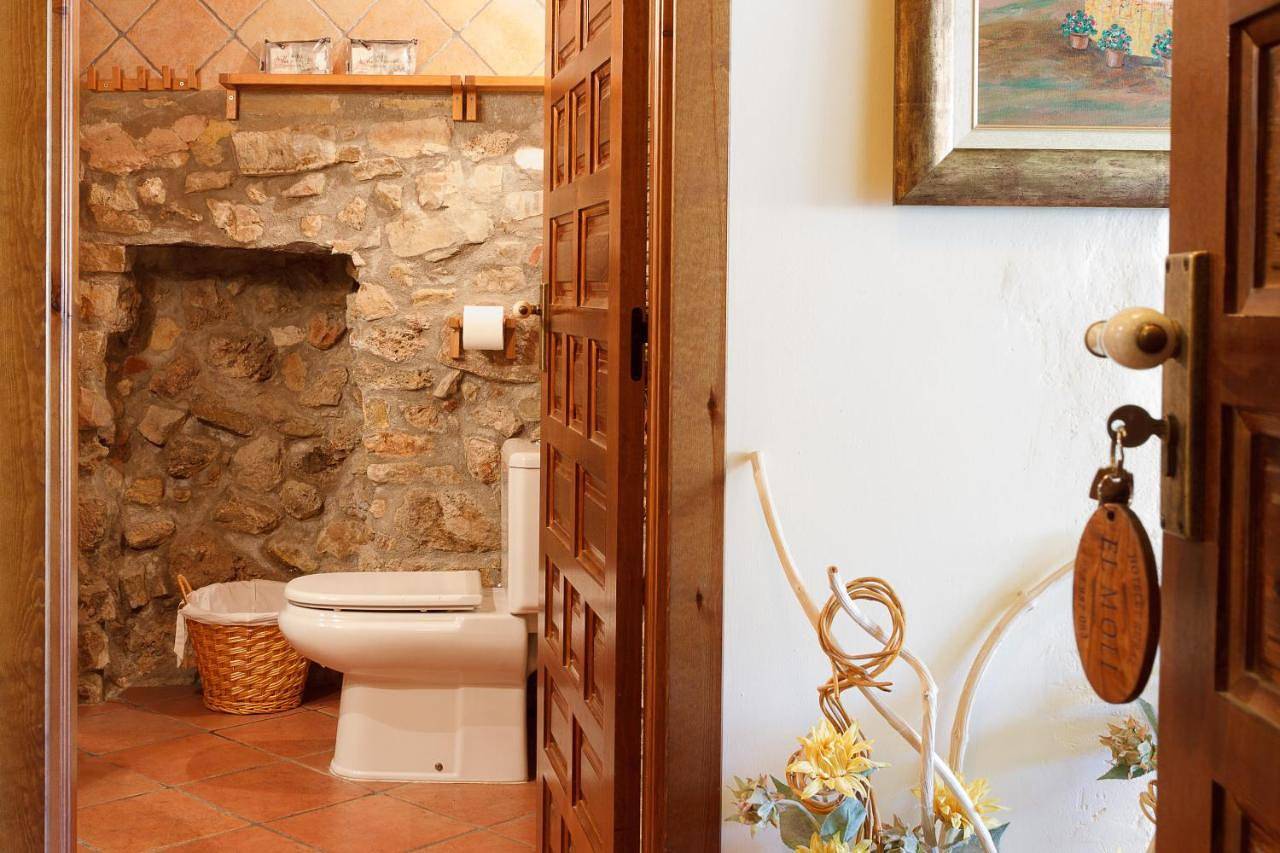 El Molí de Pontons suites con jacuzzi spa in Alt Penedès, Interior de Barcelona