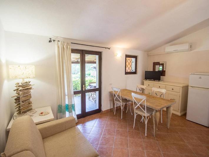 Location de vacances pour 4 personnes, avec Terrasse ainsi que Jardin et Vue à Porto Pollo - 4