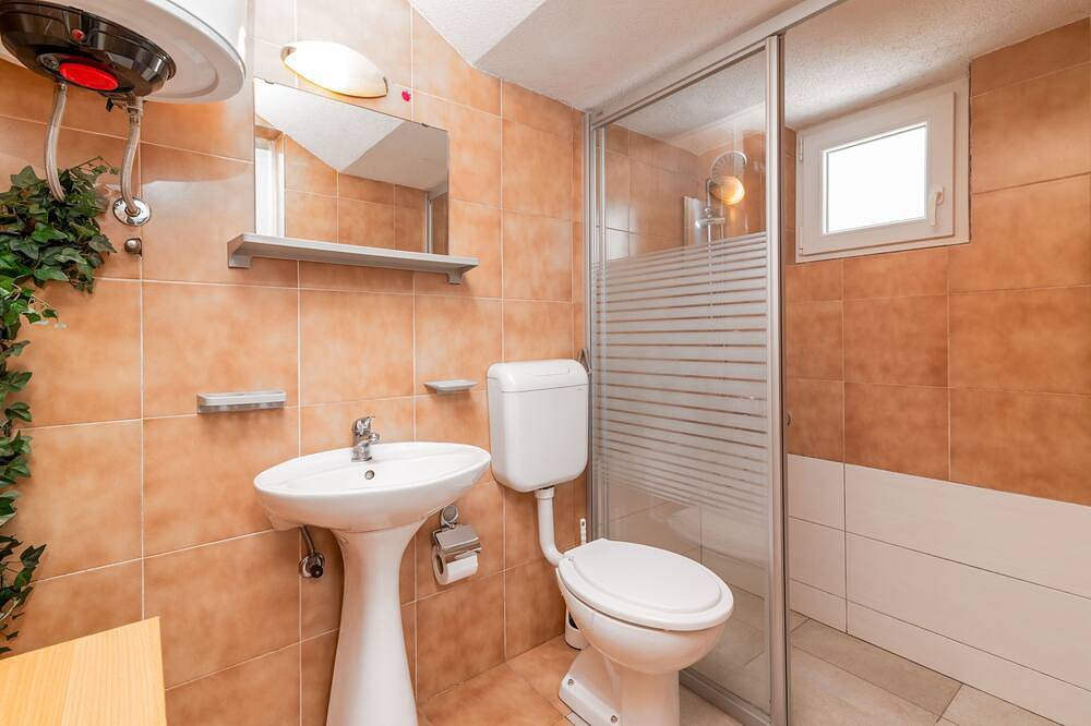 Ganze Wohnung, 2-Zimmer-Ferienwohnung mit Pool Cancini, Porec in Kukci, Porec und Umgebung