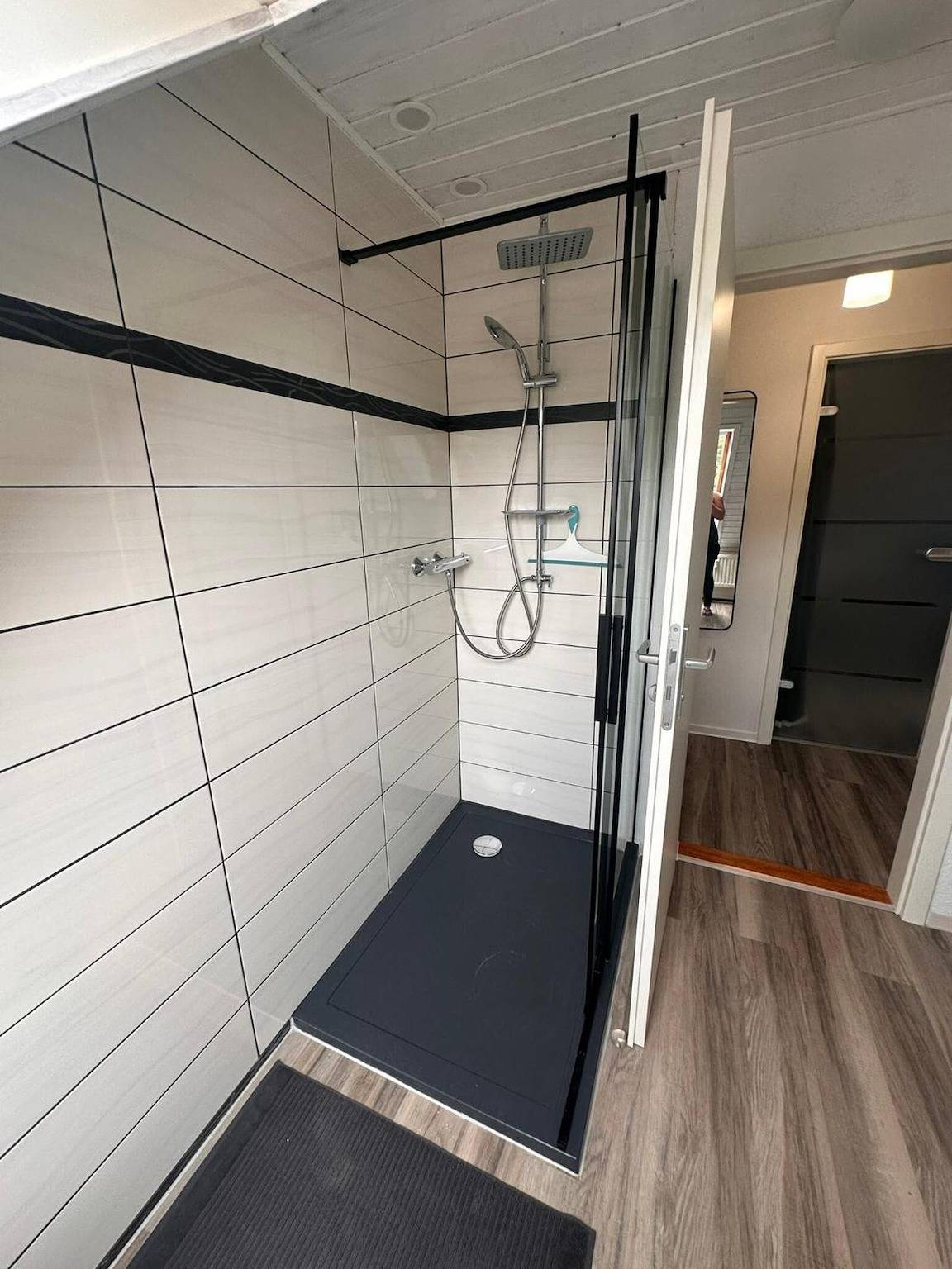 Ganze Wohnung, Ferienwohnung Hanne im Dorfzentrum mit Balkon, Wlan und Klimaanlage in Zierow, Nordwestmecklenburg (Wismar und Umgebung)