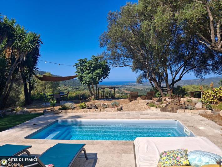 Alojamiento y desayuno para 2 personas, con piscina y jardín - 1