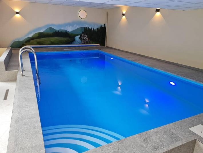 Ferienwohnung für 6 Personen, mit Balkon und Terrasse sowie Garten und Pool in Jáchymov