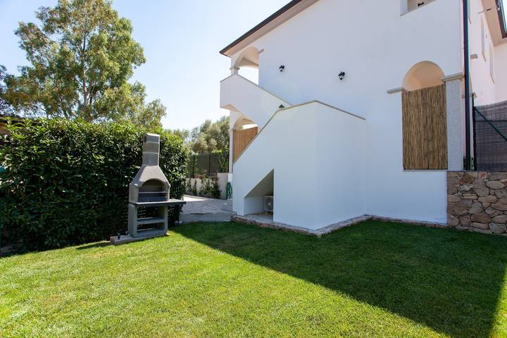Hel lejlighed, Casa Michela Holiday Home with Mountain View, Garden, and Wi-Fi in Padru, Barbagia