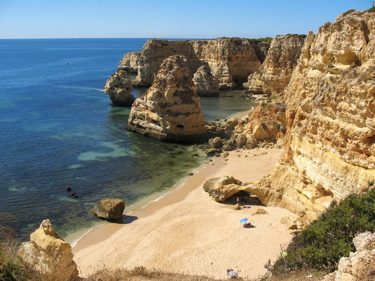 V6 Menir in Parchal, Estômbar e Parchal