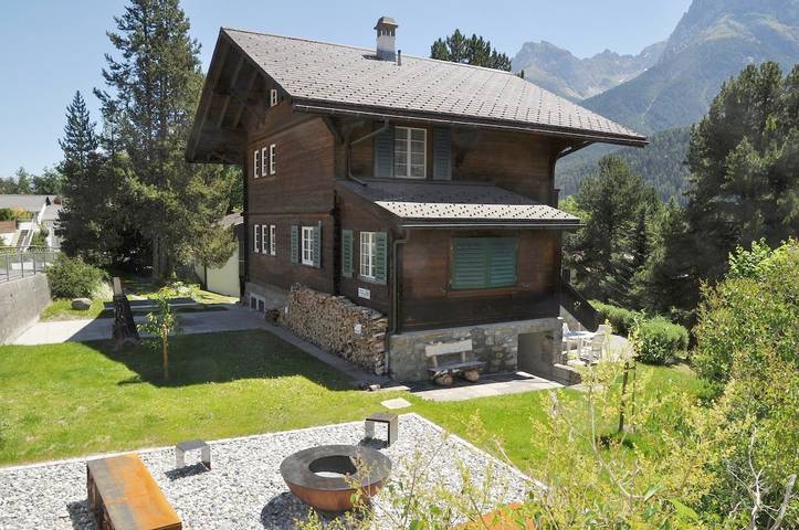 Chalet für 5 Personen, mit Balkon und Terrasse sowie Garten im Engadin
